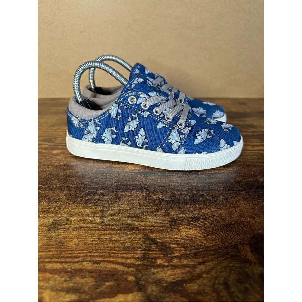 West Harris boys snark pattern canvas shoes size 1 youth blue